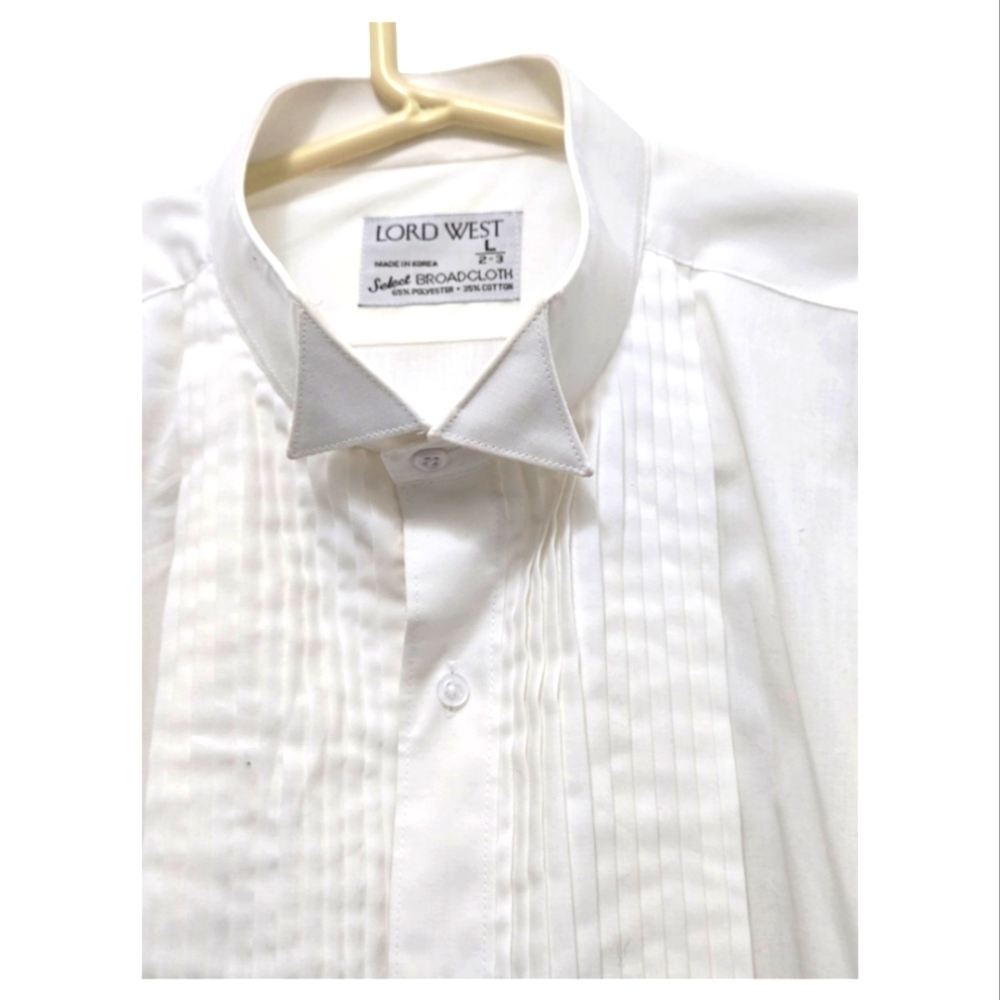 *M25226 White Lord West Tux Shirt